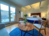 Harborside Inn Hotels in Ньюпорт