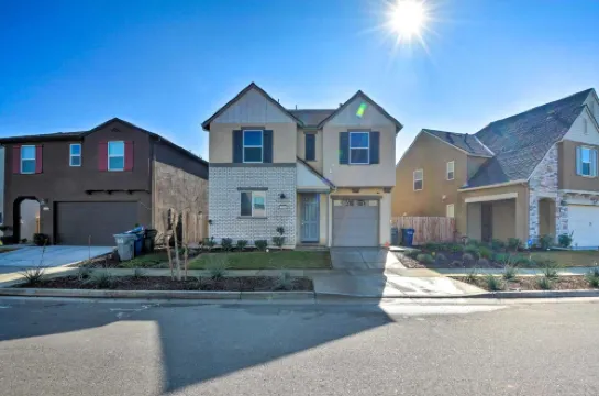 Family-Friendly Retreat 4 Mi to City Center!