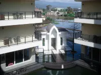 Ting Feng Cottage Hotels near Artemis Garden