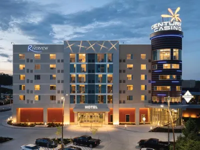 The Riverview Hotels near Crisp Museum