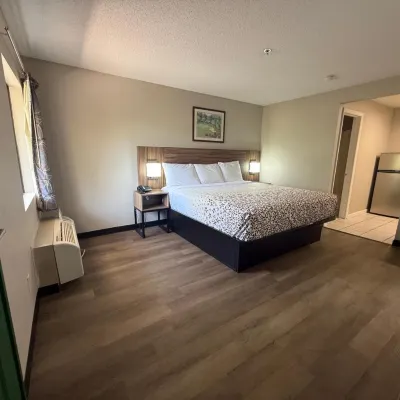 Country Hearth Inn & Suites Augusta Hotels near Augusta Technical College