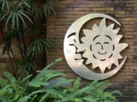โรงแรมมูนแอนด์ซัน Moon and Sun Hotel โรงแรมใกล้สวนตุงและโคมเฉลิมพระเกียรติ 75 พรรษา