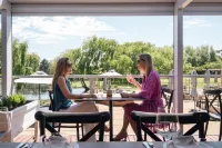 Lakeside Villas at Crittenden Estate