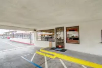 Motel 6 Manteca, CA - parking