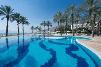 Gai Beach Hotel - Beach