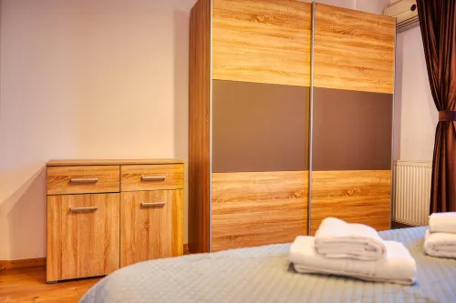 Victoriei Skyline Apartment - Steps from Old Town