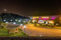 Anh Phát Resort Quynh Luu District 호텔