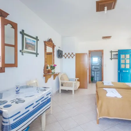 Archontiko Hotel and Apartments