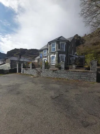 Isallt Guesthouse Отели в г. Blaenau Ffestiniog