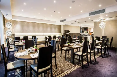 Hotel Mercure Brussels Centre Midi Отели рядом со станцией Брюссель-Южная железнодорожная станция