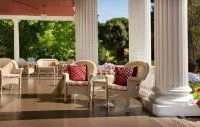 Churchill Manor
