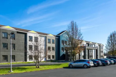 Aspire Hotel and Suites Отели рядом с достопримечательностью «Либерти Маунтин Резорт & Конференс Сентер»