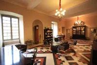Abbaye de Reigny - Esprit de France Hotels in Saint-Cyr-les-Colons