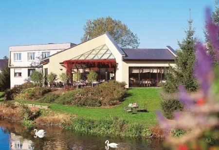 L'Hôtel des Bords de l'Ill Отели в г. Банфельд