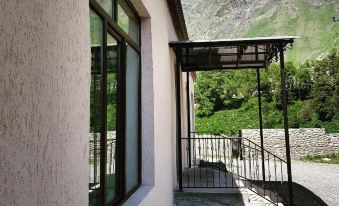 Cozy Hotel Kazbegi