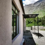 Cozy Hotel Kazbegi فنادق في Kazbegi