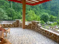 Riverside Guesthouse and Treks
