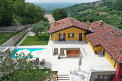 Agriturismo Acinatico Wine Relais Hotels in Rivoli Veronese
