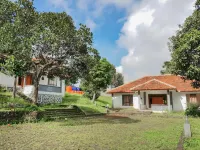布米奇博萊德米特拉紅門飯店-靠近帕穆利漢收費站 Universitas Pendidikan Indonesia, in Sumedang Campus附近的飯店
