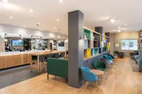 Holiday Inn GLOUCESTER - CHELTENHAM by IHG - bar