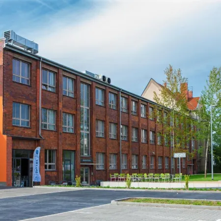 H24 Berlin Lichtenberg Отели рядом с достопримечательностью «Станция метро Tierpark»