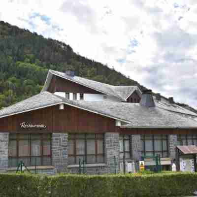 Hotel y Apartamentos SNÖ Isaba Hotel Exterior