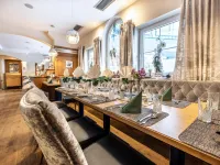 Schlosshotel Lacknerhof Hotels in Flachau