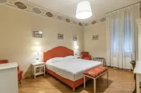 Casa Isolani, Piazza Maggiore