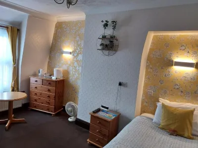 Maluth Lodge