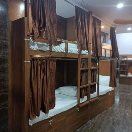 Hotel Crystal Inn