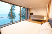 Sandbox beachfront villa2 Hoteles en Laem Chabang