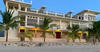 Trujillo Airport Beach Suites Hotel a 