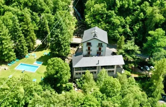 瓦爾弗斯卡酒店