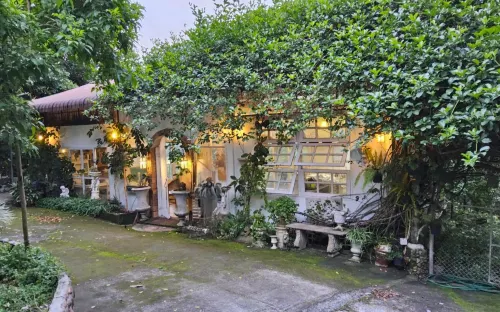 Balmy Hideout Cafe Homestay