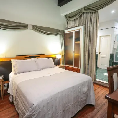 Hotel A&B Internacional โรงแรมใกล้สถานี Flores Station