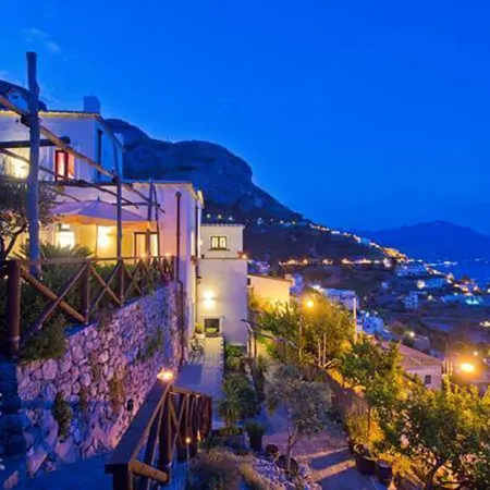 L'Antico Borgo Dei Limoni