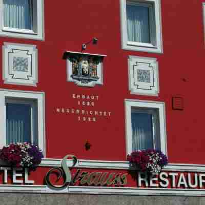 Hotel Strauss Hotel Exterior