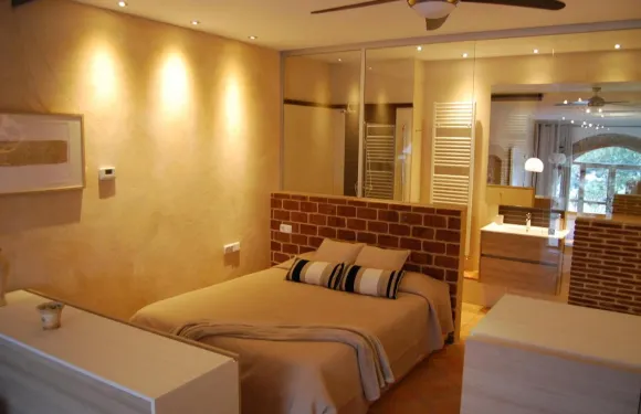 佩尼第斯阿里安妮拉民宿