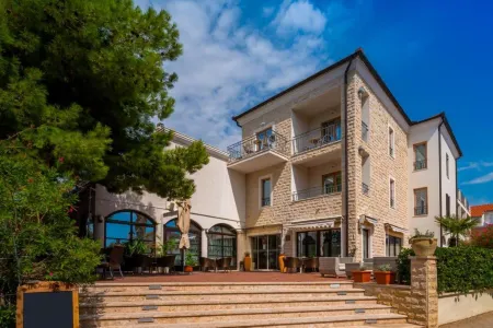 Hotel Nikola Отели в г. Opcina Vodice