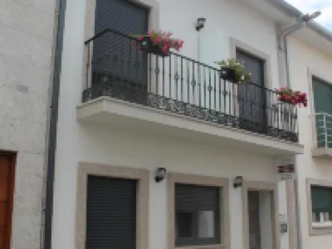 Residencial Kuarenta&Um Hotels in Barcelos