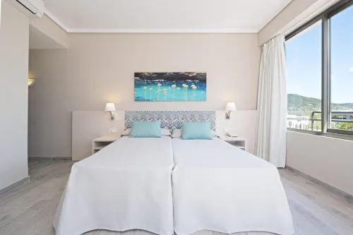 AzuLine Hotel Llevant