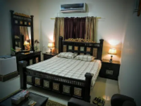 Jannat Guest House Hyd ハイデラバードのホテル