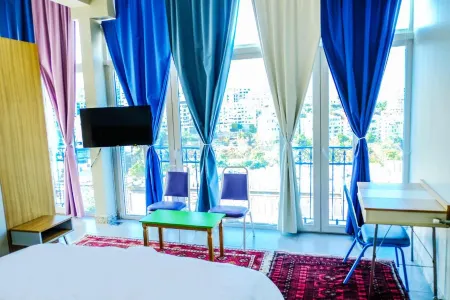 Damask Rose, Lebanese Guest House Отели в г. Ain Aar