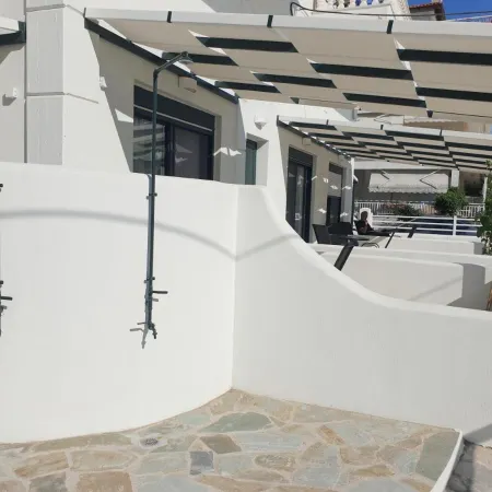 Eantos Studios and Suites