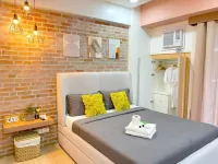 Lovely Unit with free wifi & netflix I across Naia Terminal 3 airport