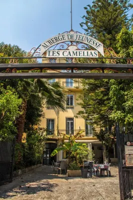 Auberge de Jeunesse HI Nice les Camélias Отели в г. 