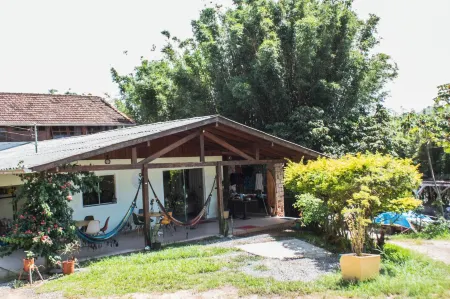 Nômades Riverside - Adventure Hostels & Coworking