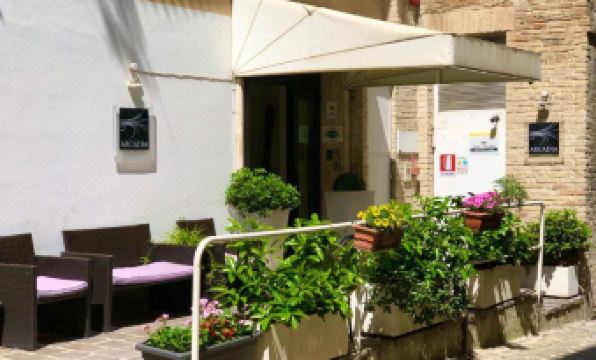 Hotel Arcadia - Housity