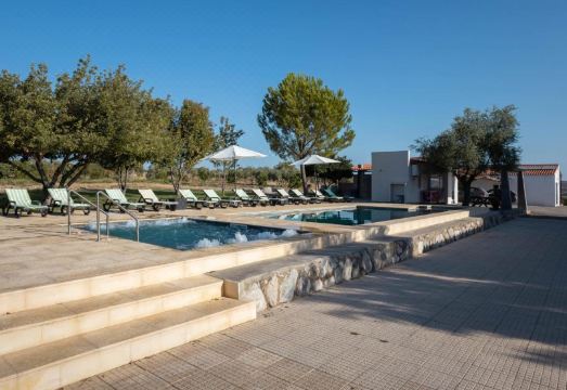 파쏘 도 로보의 야외 수영장 및 자연 풍경