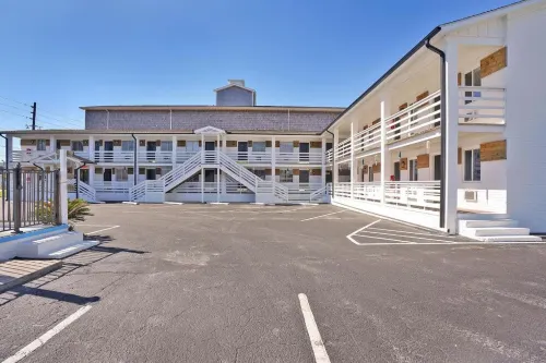 Dry Dock Inn Hotels in Federal Point